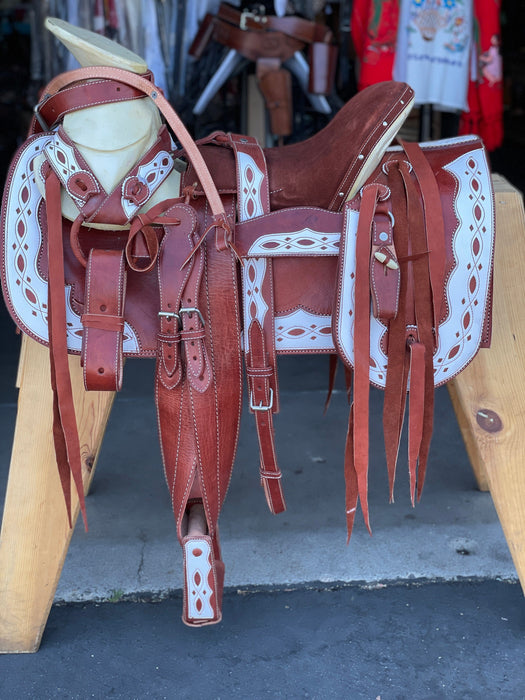 Chedron and White Ovals with Diamonds Design Cantina 15.5 Horse Saddle