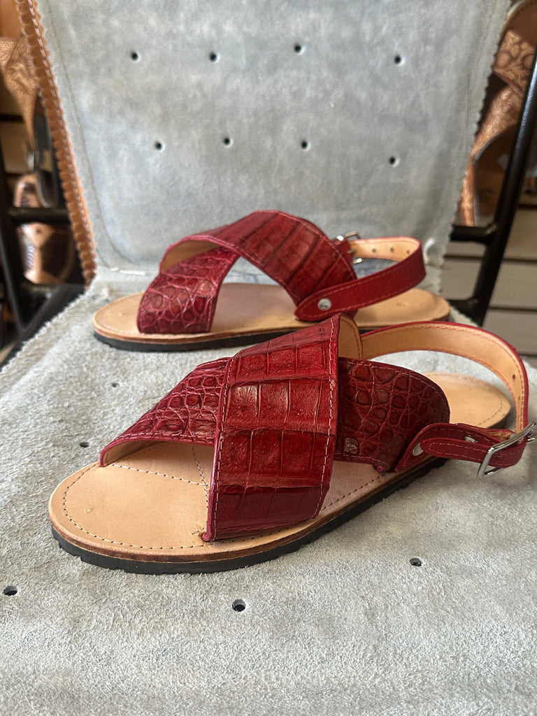 Red Crocodile / Caiman Cruzado Huarache — Rodeo Durango Brand Corp.