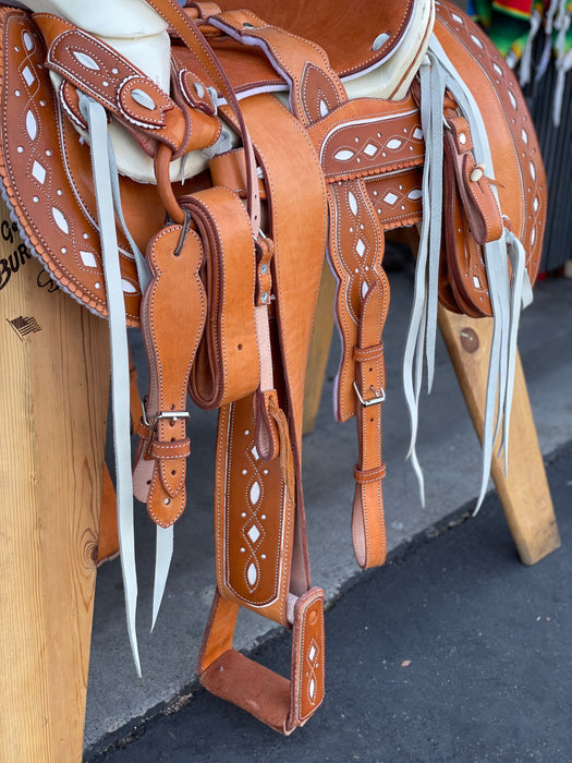 Miel and White Ovals with Diamonds and Circles Design Cantina 15.5 Horse Saddle