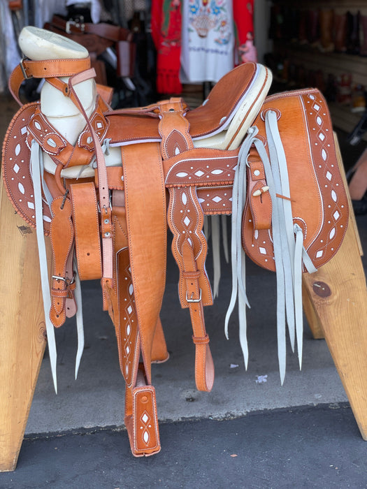 Miel and White Ovals with Diamonds and Circles Design Cantina 15.5 Horse Saddle